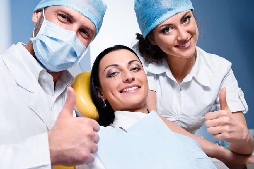 5 dicas para a auxiliar do dentista ajudar na retenção do paciente 5 dicas para a auxiliar do dentista ajudar na retenção do paciente